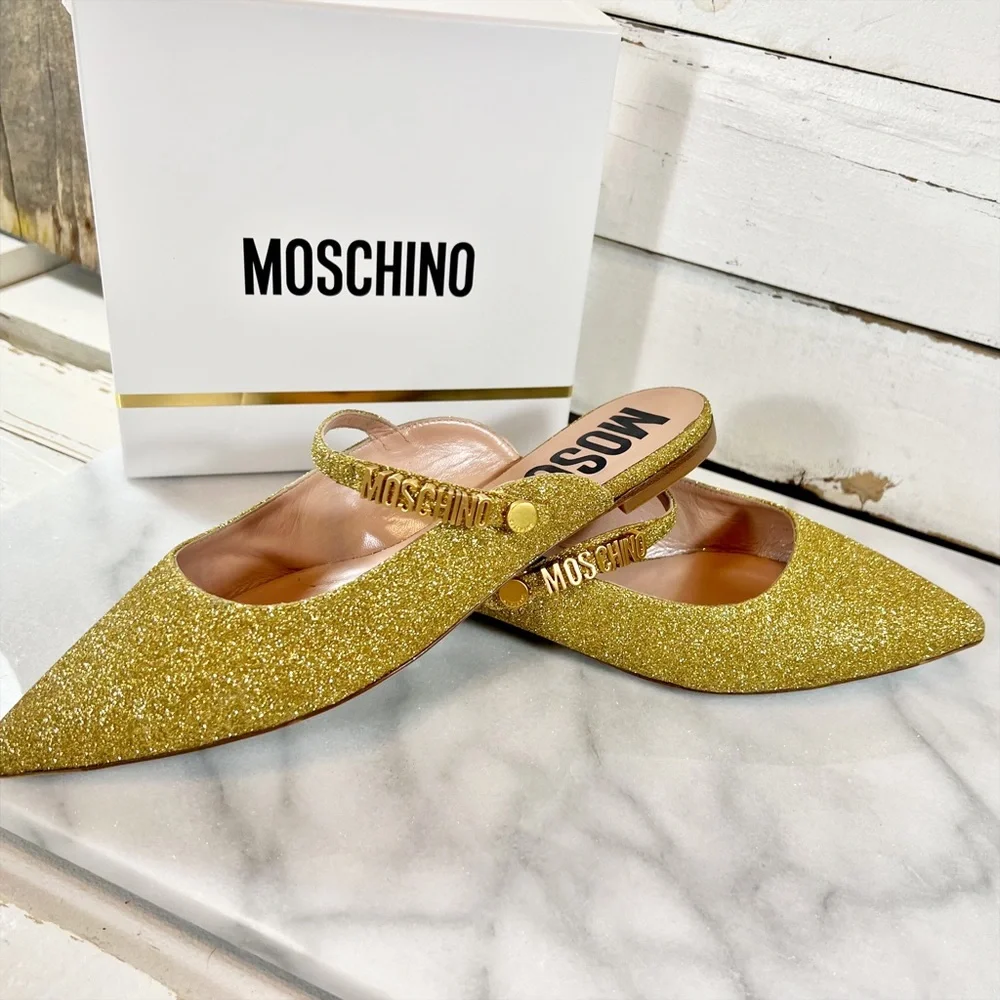 Moschino authentic pointed